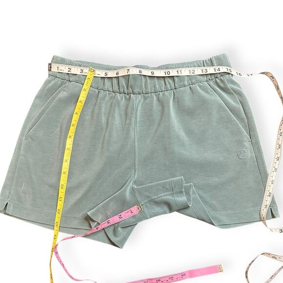 PRANA Women’s Pastel Olive Green June Day Shorts Size Large - Picture 5 of 6